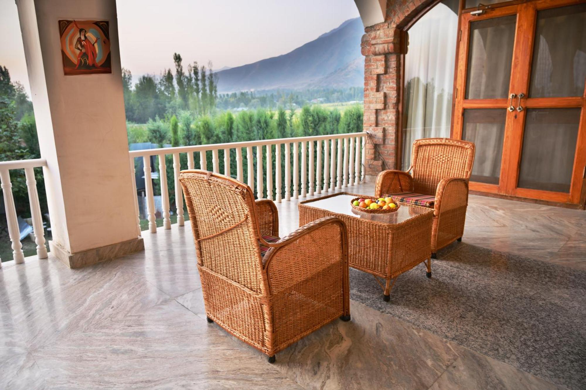The Country Hills Villa Сринагар Экстерьер фото