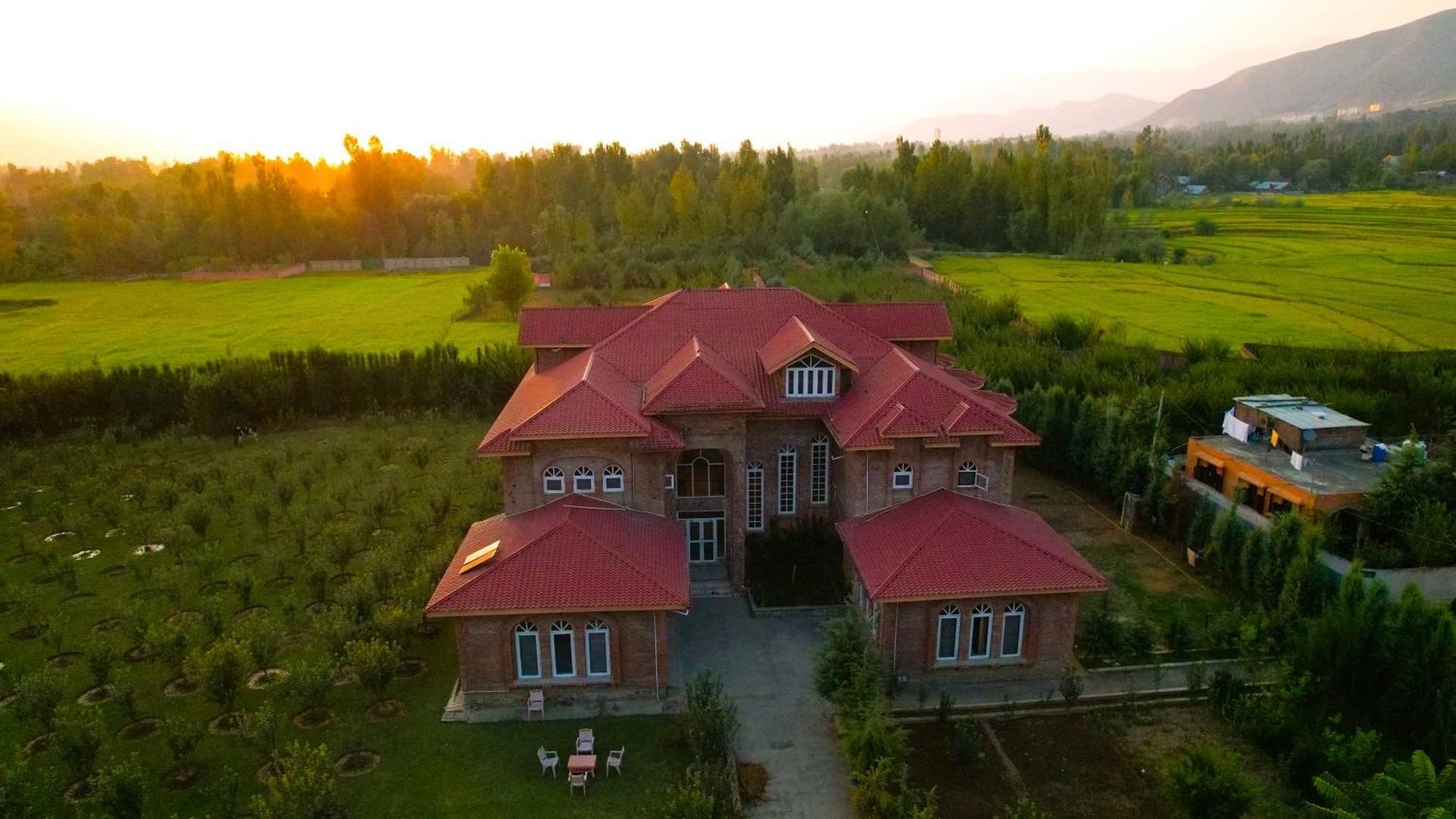 The Country Hills Villa Сринагар Экстерьер фото